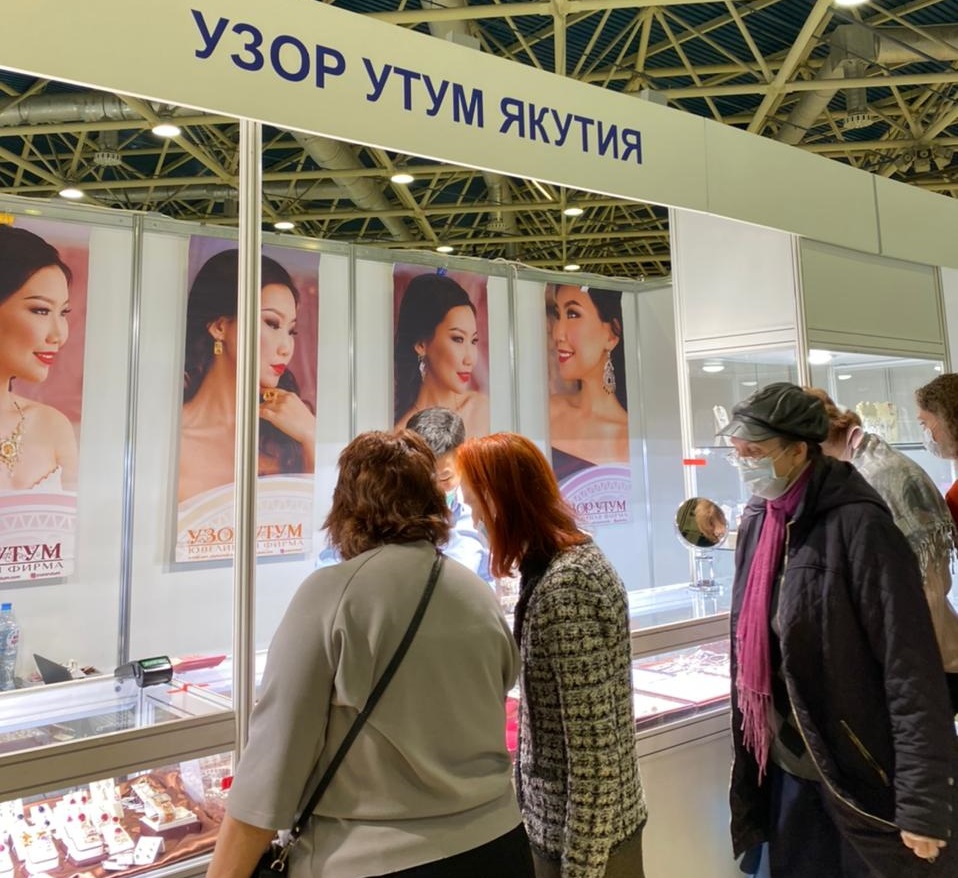На выставке «ЛАДЬЯ» в Москве представлены работы якутских мастеров