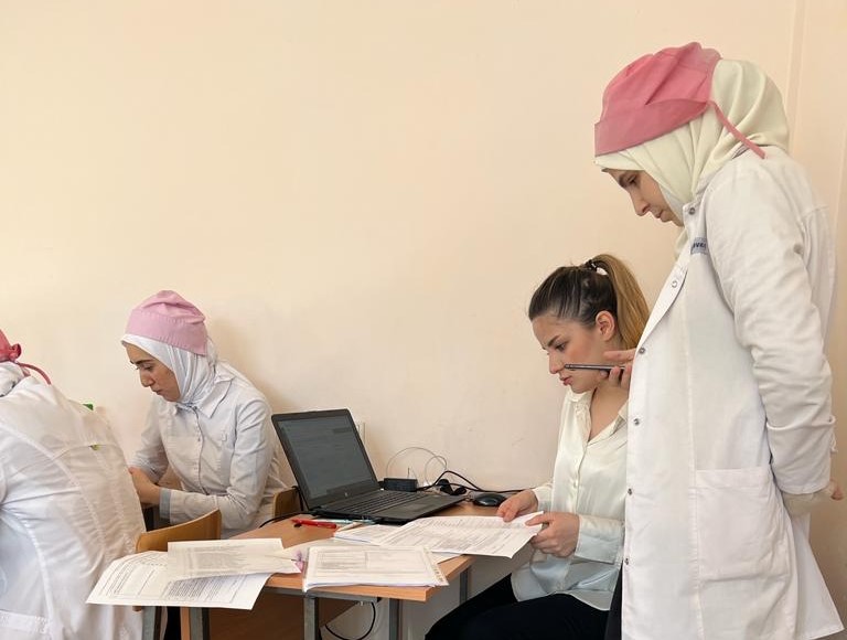 В Дагестане выпускники медицинского колледжа узнали, как открыть своё дело